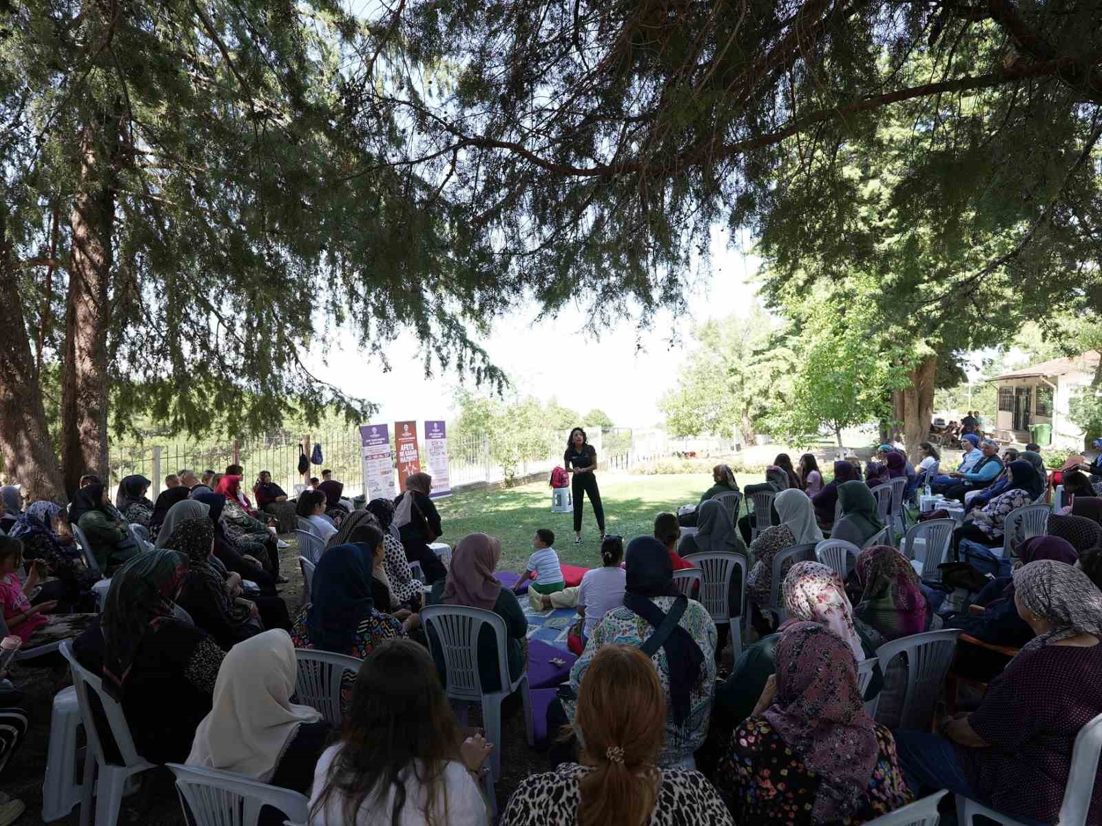 denizli-nin-guclu-kadinlari-cankurtaran-yaz-kampi-nda-bulustu