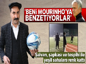 Şalvarı, şapkası ve tespihi ile yeşil sahalara renk kattı