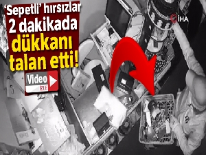 Başakşehir'de iki dakikada bir marketi talan eden hırsızlar kamerada
