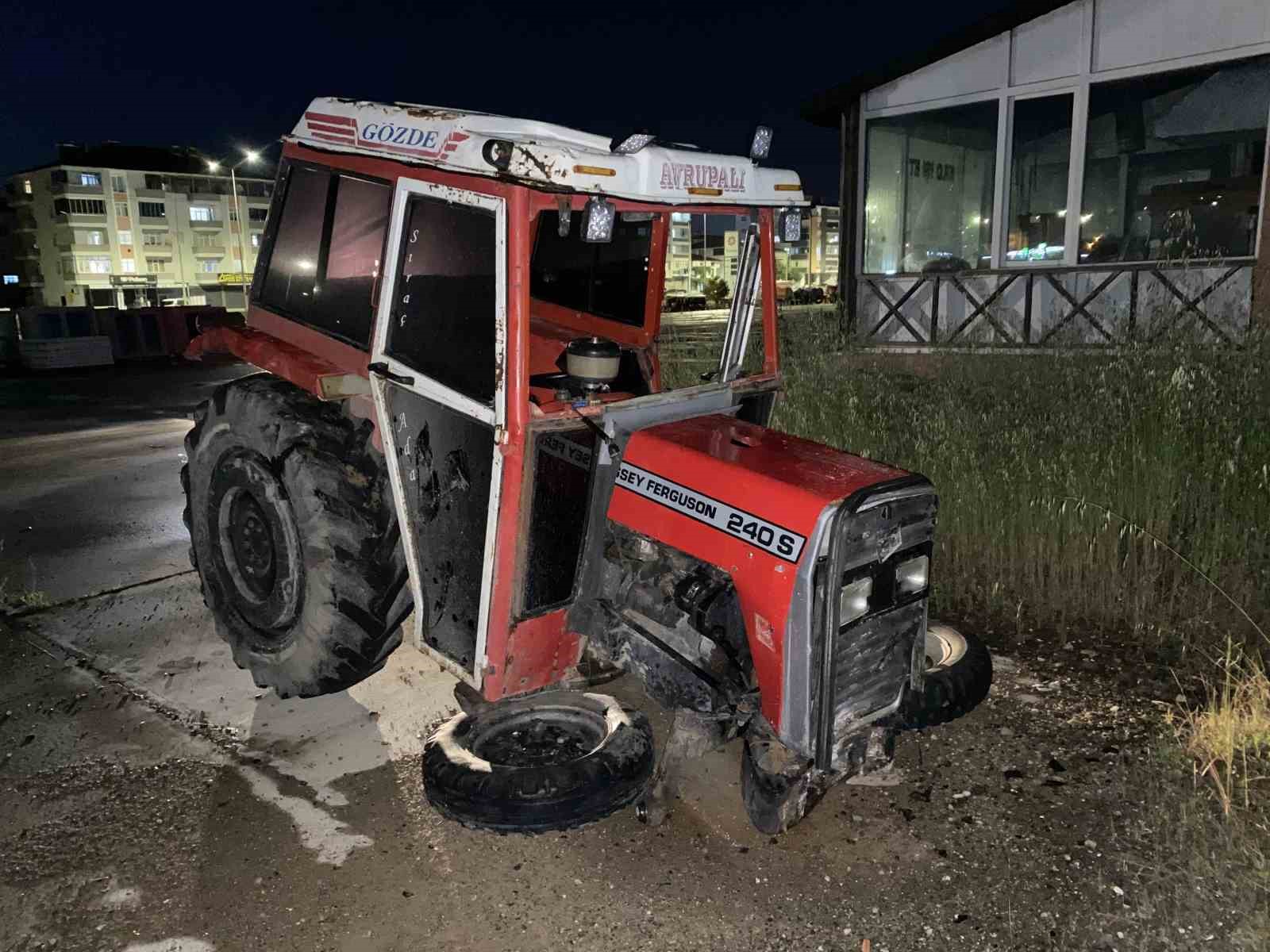 kaldirima-cikan-traktor-agaca-carpti