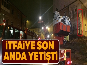 Yangından balkona bağladıkları perdeyle kaçmaya çalışan aileyi itfaiye kurtardı