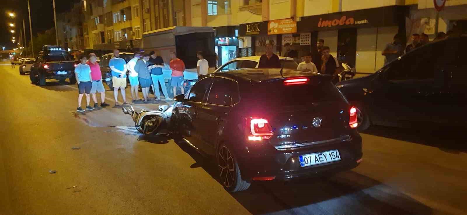 antalya-da-otomobil-ile-motosikletin-carpistigi-kazada-1-kisi-yaralandi
