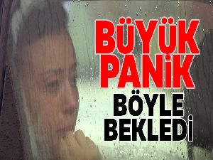 Kadın öğretmen aracıyla suda mahsur kalınca büyük panik yaşadı