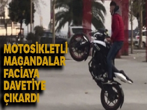 Motosikletli magandalar tek teker üzerinde ilerledi, insanların hayatını hiçe saydılar