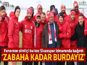 Fenomen simitçi Ahmet Yaşin, Sivasspor antrenmanında
