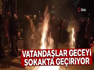 Depremin merkez üssünde vatandaşlar geceyi sokakta geçiriyor