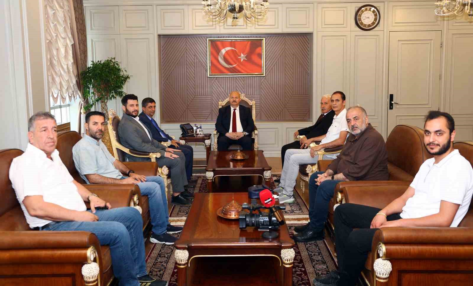 agad-yonetiminden-vali-abdullah-kucuk-e-hayirli-olsun-ziyareti