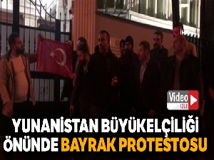 Ankara'da Yunanistan Büyükelçiliği önünde ‘bayrak' protestosu