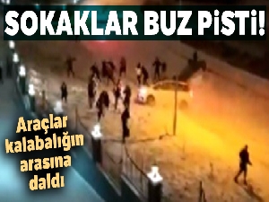 Karda kayan araçların kaza anları çığlık çığlığa kamerada