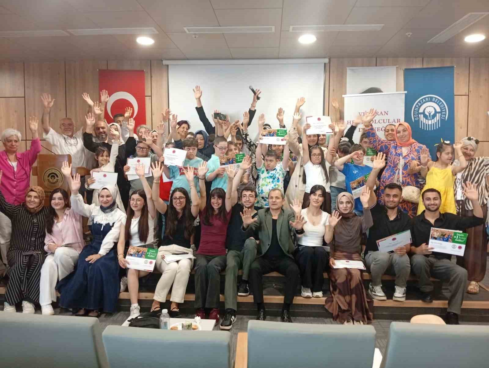 turkiye-down-sendromu-dernegi-ve-veteran-hentbolcular-dernegi-nden-anlamli-sertifika-toreni