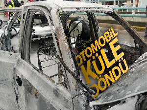 Alev alev yanan LPG'li otomobil küle döndü