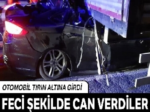 Başkent'te otomobil TIR'a ok gibi saplandı: 2 ölü