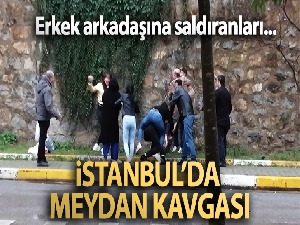Kadından, erkek arkadaşına saldıran şahsa tekmeli müdahale kamerada