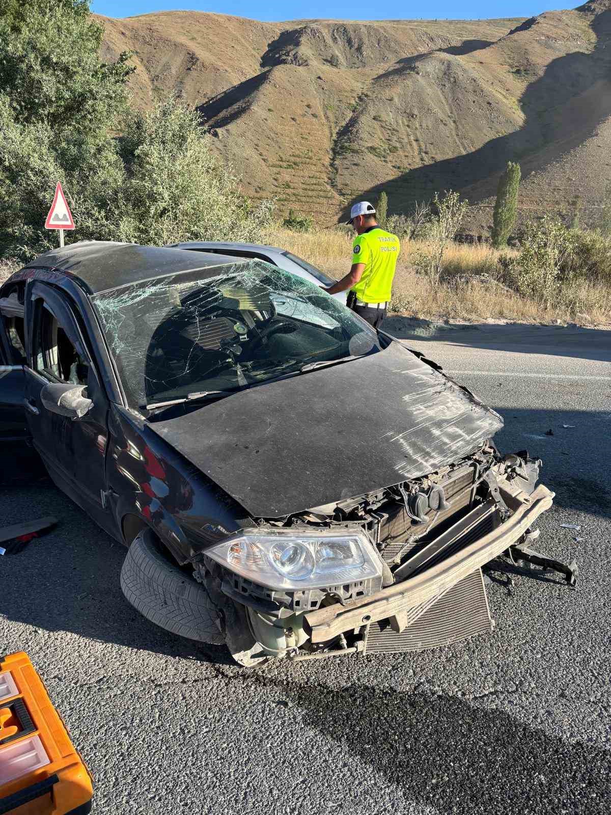 erzincan-da-trafik-kazasi-3-yarali