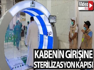 Suudi Arabistan Kabe'nin girişine sterilizasyon kapısı koydu