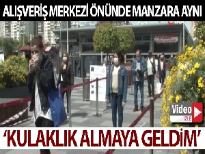 Alışveriş merkezi önünde aynı manzara