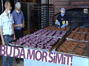 Ekmekten sonra şimdi de ‘mor simit' görücüye çıktı