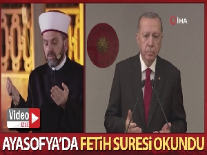 Ayasofya'da Fetih Suresi okundu