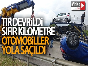 Sıfır otomobiller etrafa saçıldı