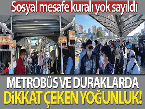 Metrobüsler ve duraklarda dikkat çeken yoğunluk