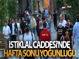 İstiklal Caddesi'nde hafta sonu yoğunluğu