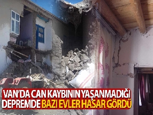 Van Özalp depreminde evler hasar gördü