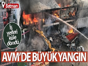 Batman'da AVM yangını! Alevler gökyüzünü kapladı, iş yeri küle döndü