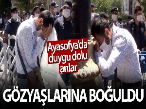 Ayasofya'ya giremedi, gözyaşlarına boğuldu
