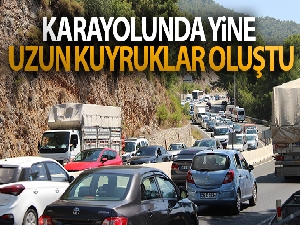 Karayolunda yine uzun kuyruklar oluştu