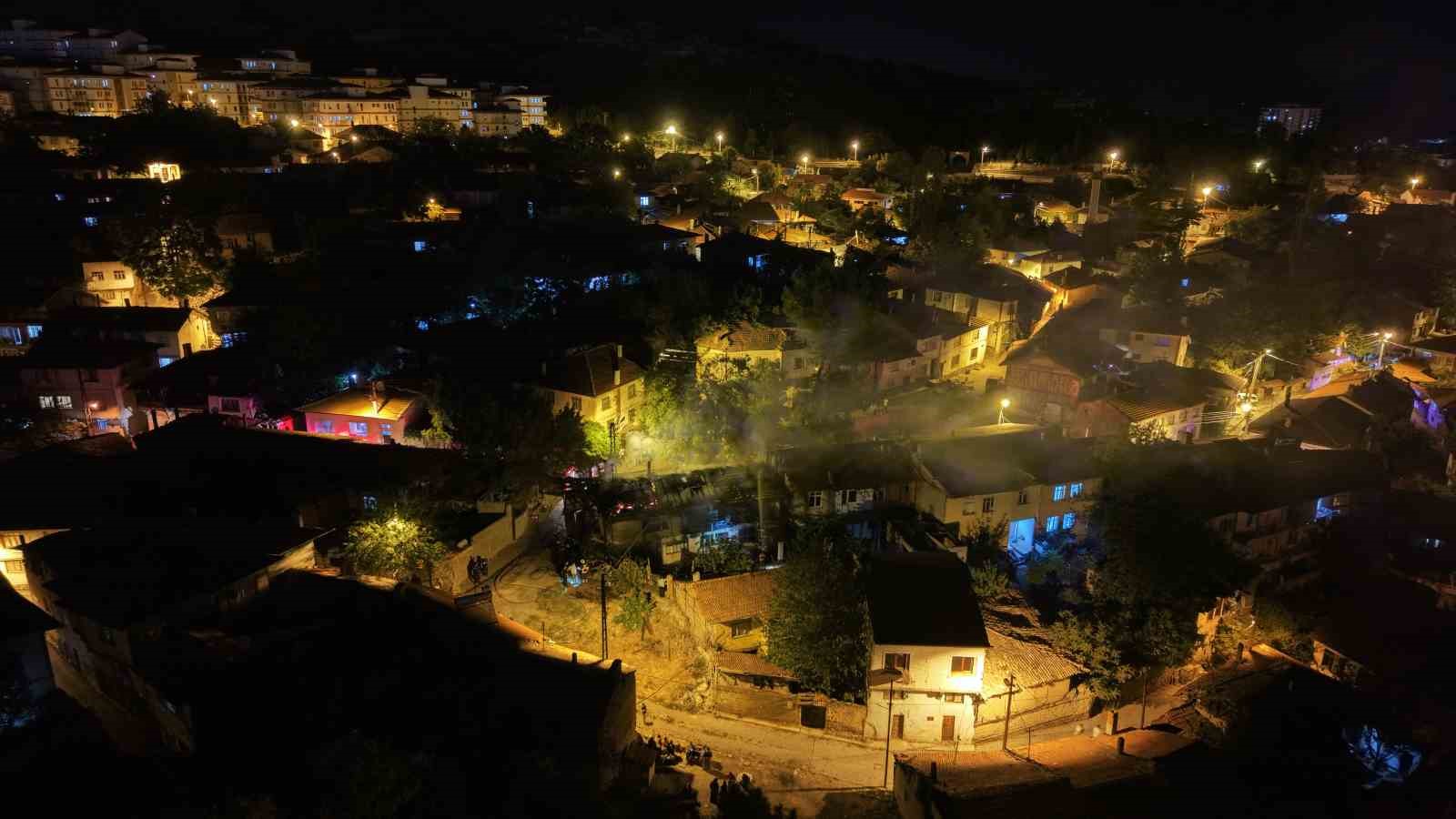 cankiri-da-alevlere-teslim-olan-ev-kule-dondu