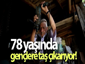 78 yaşındaki bastoncu dede, gençlere taş çıkarıyor