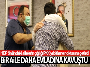 HDP önündeki ailelerin çığlığı PKK'yı bitirme noktasına getirdi, bir aile daha evladına kavuştu