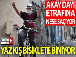 'Akay Dayı' çevresine neşe saçıyor