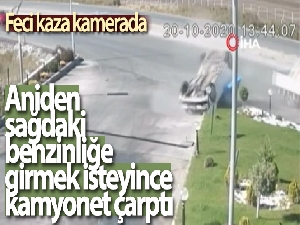 Kamyonetle çarpışan otomobil takla attı, kaza kameraya yansıdı