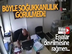 Depremde soğukkanlılığıyla dikkat çekmişti, çalışmaya devam etmiş