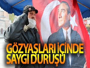 Ayakkabı boyacısından gözyaşları içinde saygı duruşu