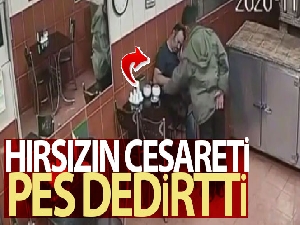 Sandalyede uyuyakaldı; Telefonu kaptırdı: O anlar kamerada