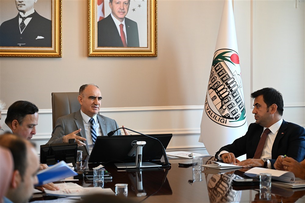 vali-ozkan-guclu-aile-guclu-toplum-ve-guclu-devlet-anlayisinin-temelini-olusturmaktadir