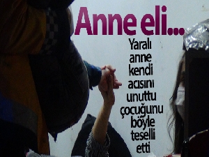 Anne eli... Yaralı anne kendi acısını unuttu çocuğunu böyle teselli etti