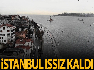 Sokağa çıkma kısıtlamasında boş kalan Kadıköy ve Üsküdar Meydanı havadan görüntülendi