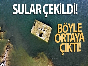 Sular çekildi, eski köy gün yüzüne çıktı