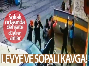 Tamirhanede levye ve sopalı kavga kamerada
