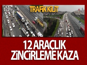 Tem Otoyolu'nda 12 aracın karıştığı zincirleme kaza