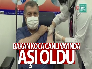 Sağlık Bakanı Koca, korona virüs aşısı oldu