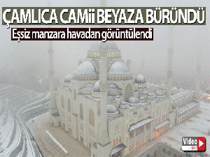 Beyaz örtüye bürünen Çamlıca Camii havadan görüntülendi
