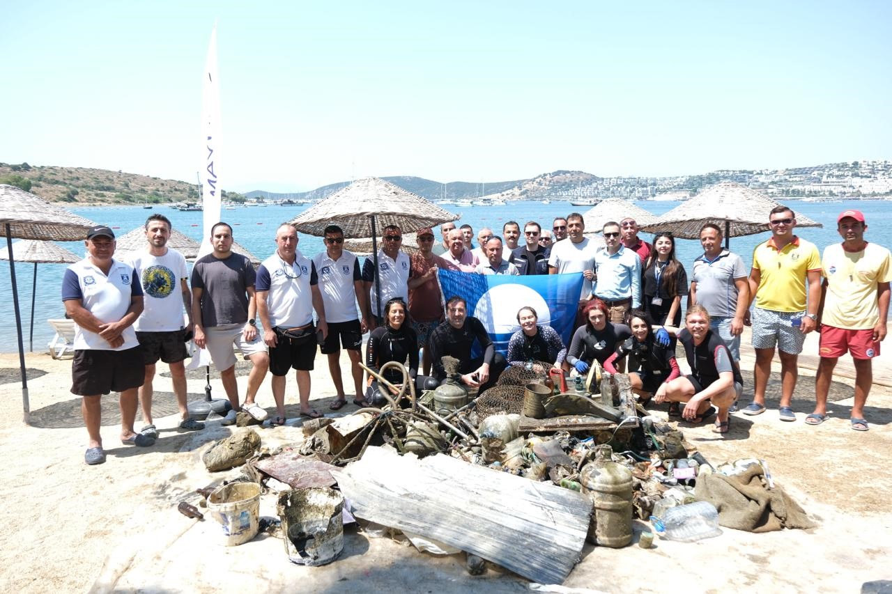 bodrum-da-deniz-dibinden-370-kilogram-atik-cikarildi