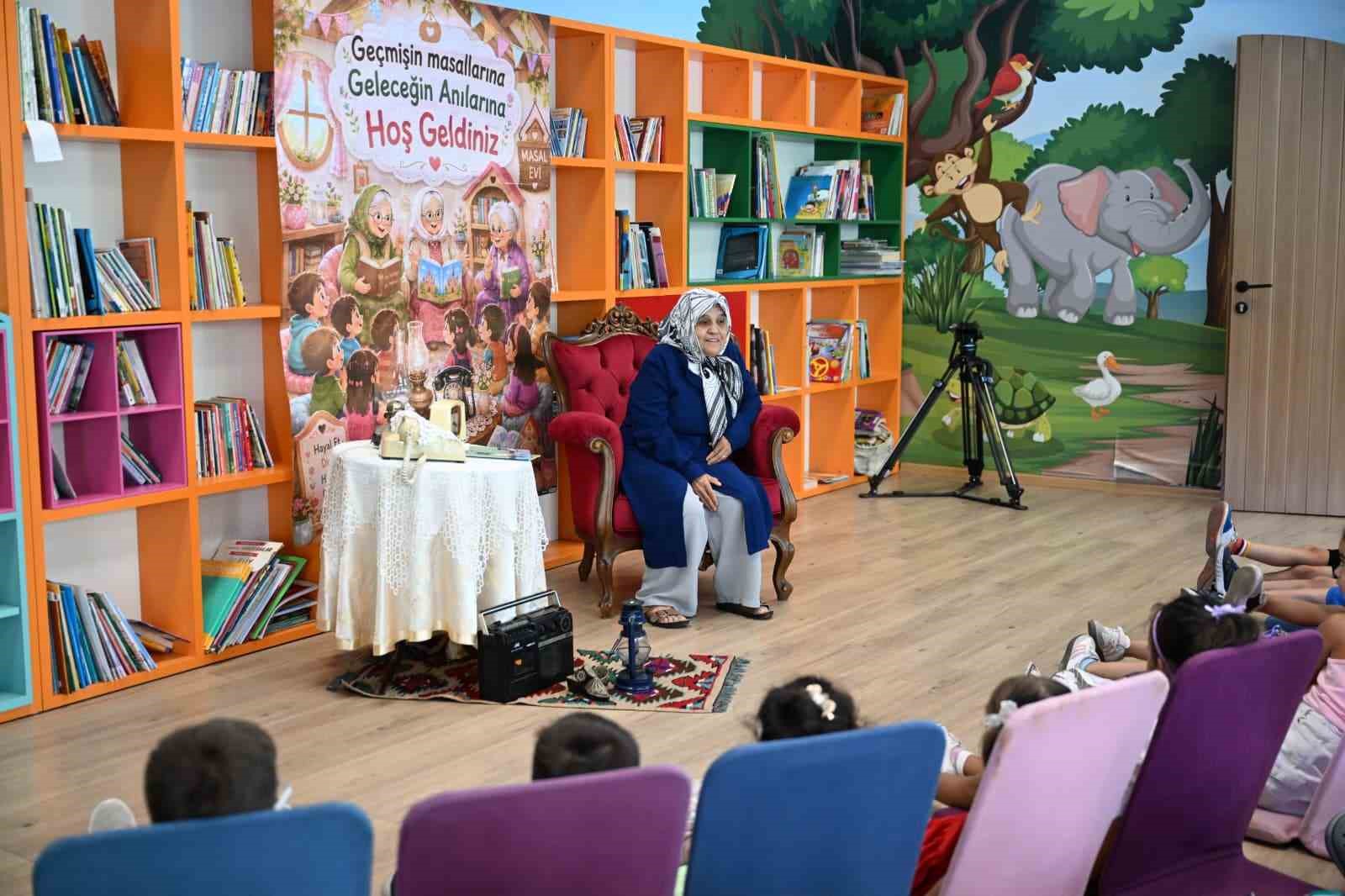 gaziosmanpasali-cocuklar-gecmisin-masallari-gelecegin-anilari-etkinliginde-bulustu