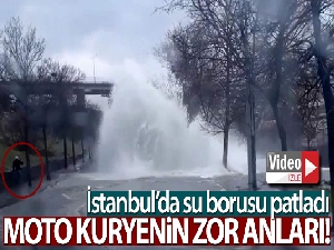 Bağcılar'da su borusu patladı, oluşan çukura moto kurye düştü