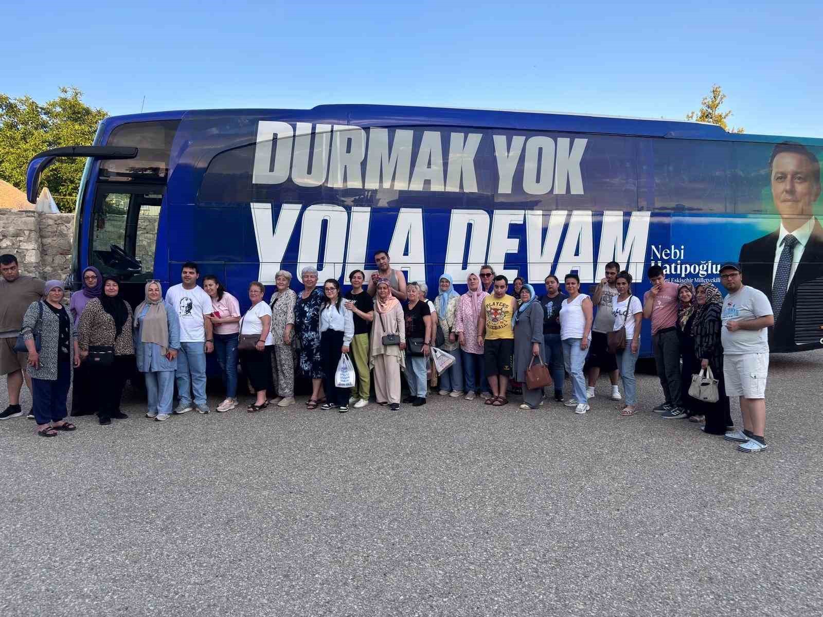 eskisehirli-ozel-cocuklar-aileleri-ile-nebi-hatipoglu-nun-kultur-turlariyla-mersin-e-ugurlandi