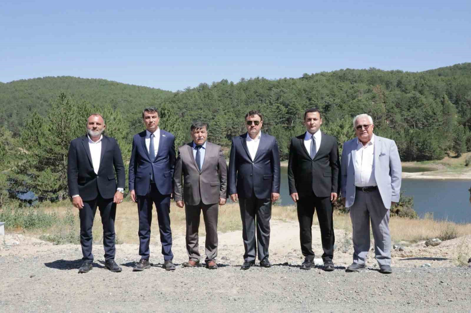 vali-isin-kayi-koyu-goleti-nde-incelemelerde-bulundu
